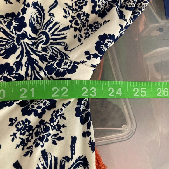 Laura‎ Ashley Robe Womens Sz M Navy Blue Floral Lightweight Belted Kimono - Picture 6 of 11